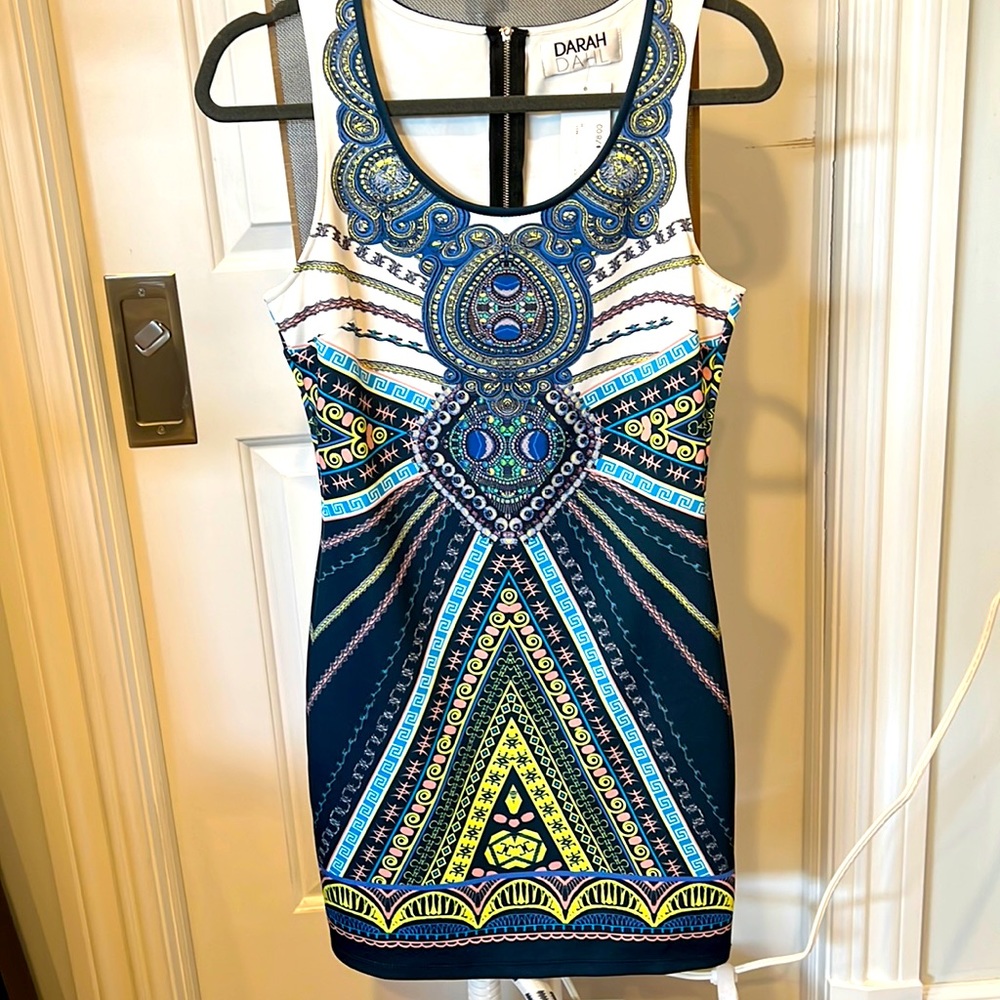 NWT DARAH DAHL Printed Fitted Dress